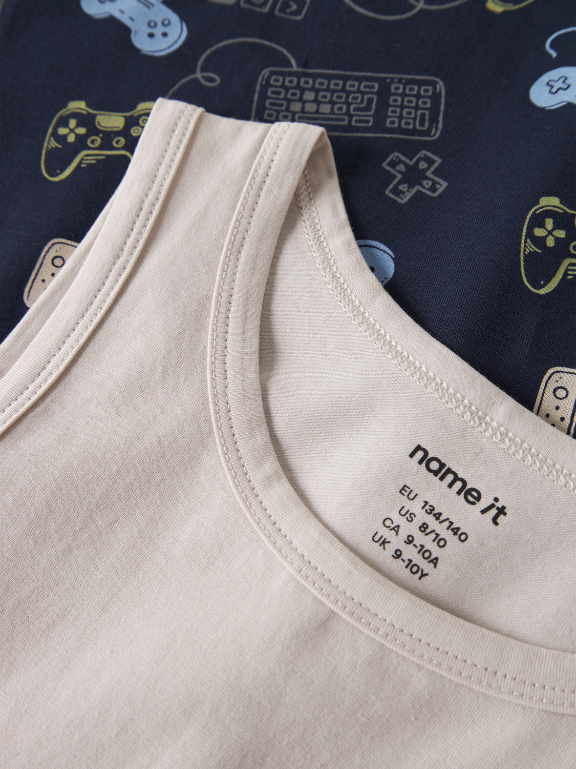 model_shot-front_full